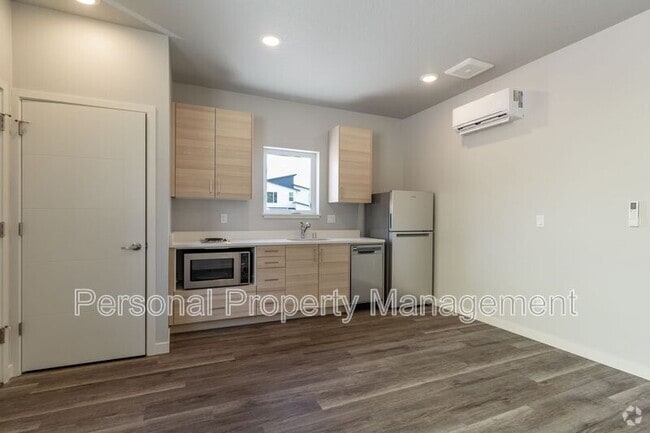 Building Photo - 1801 N 20th St Rental