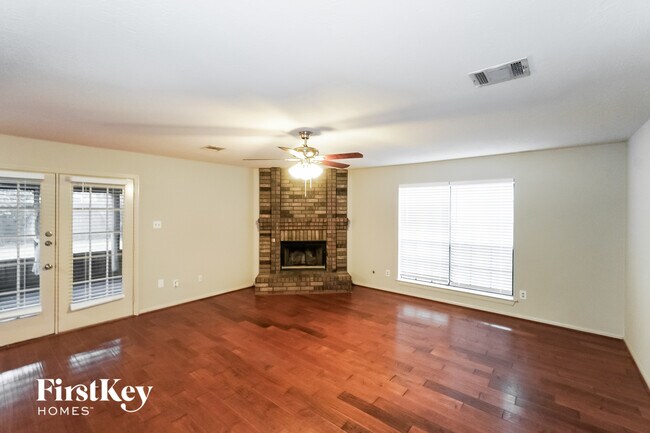 Photo - 16810 Poplar Hill St