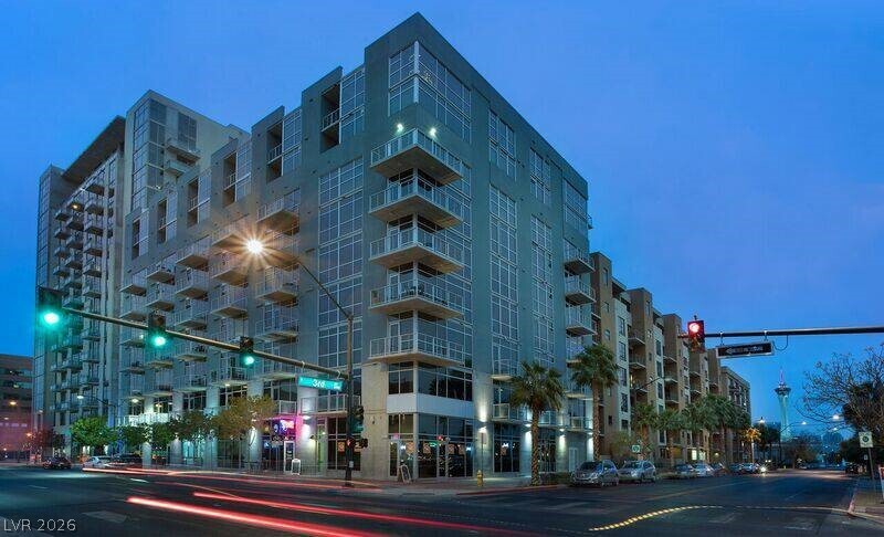 Photo - 353 E Bonneville Ave Unidad 209