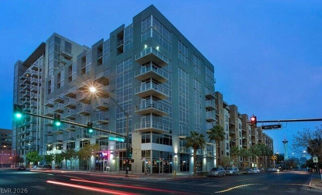 Building Photo - 353 E Bonneville Ave Unit 209