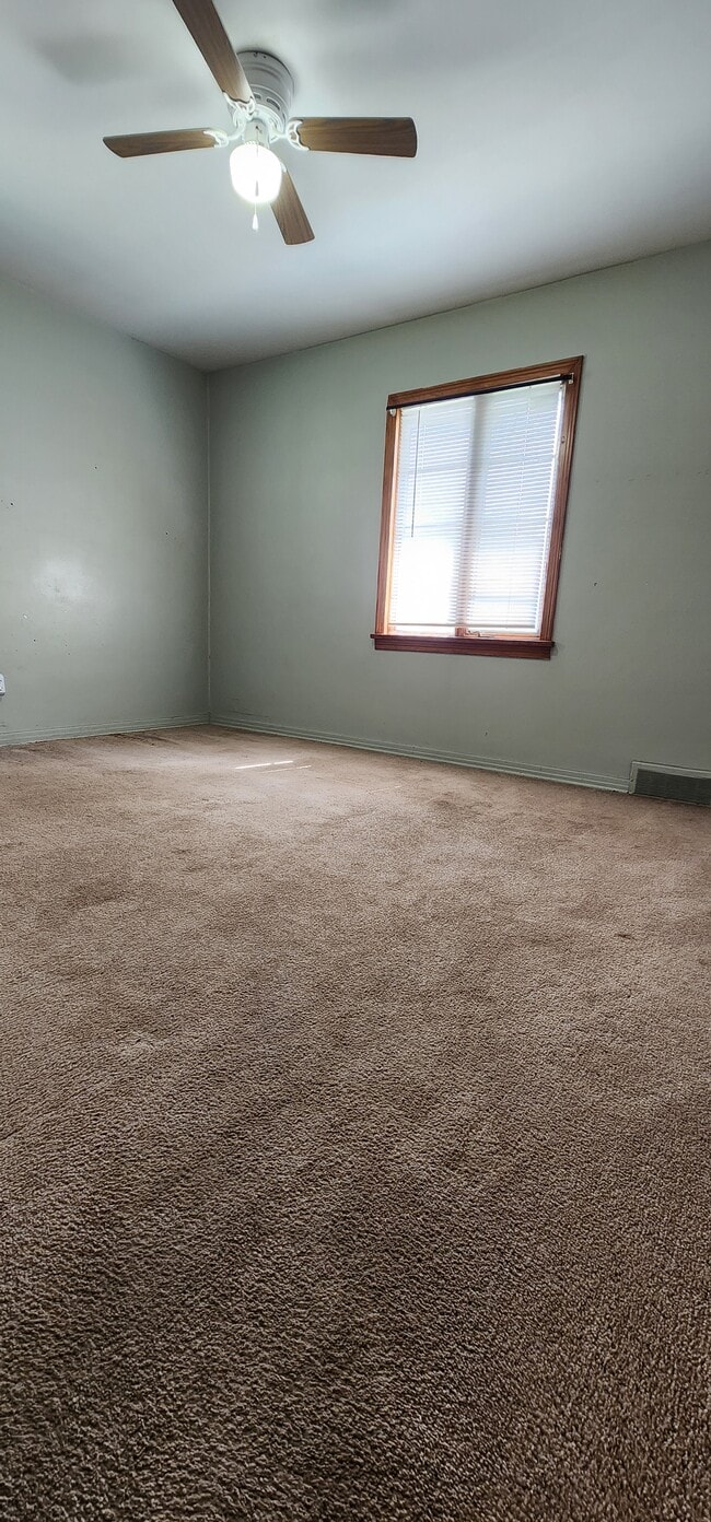 Dormitorio número 2 - 819 East Ave S