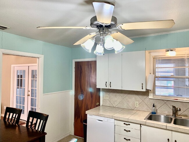 Photo - Cute Three Bedroom - Available for Summer/Fall 2026 Prelease!