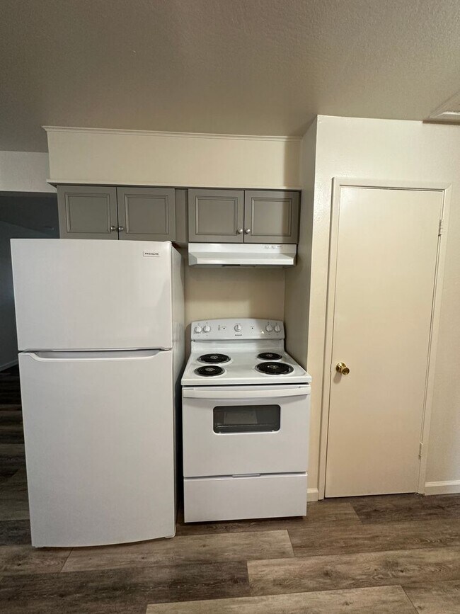 New Paint and New Flooring! Rental For Rent in Sonora, CA