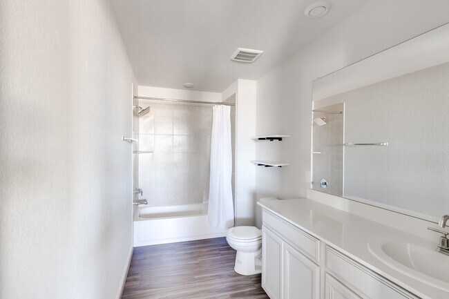 Photo - 204 Mountain Valley St