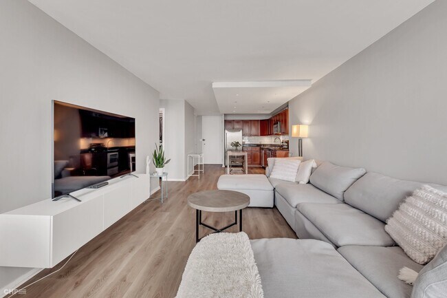 Building Photo - 1660 N La Salle Dr Unit 4006