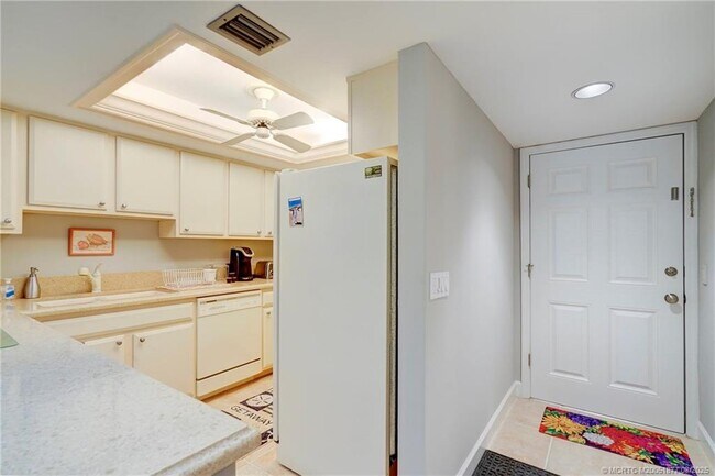 Photo - 390 NE Edgewater Dr Unit 304