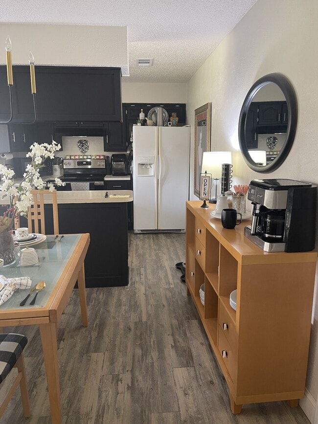 Photo - 2516 Oak Hill Dr