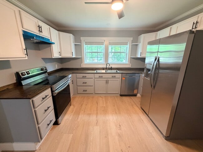 Photo - 204 12th Ave