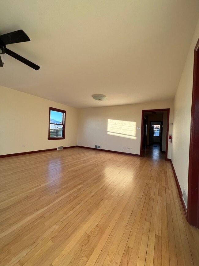 Photo - 403-405 1/2 W Granite Unit 405 1/2