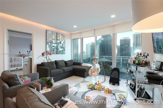 Photo - 92 SW 3rd St Unidad 3003