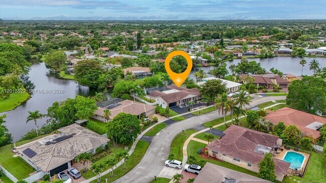 Photo - 16530 Lake Tree Dr