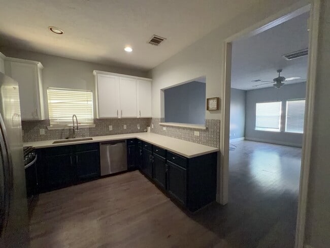 Photo - 1828 Fletcher St