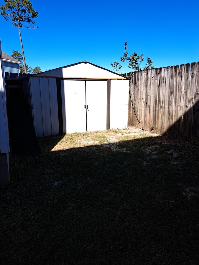 Photo - 2500 Gladiolus St