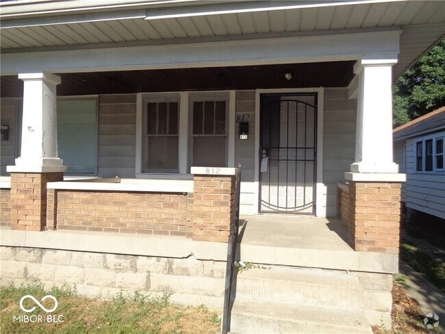 Building Photo - 812 N Bradley Ave Rental