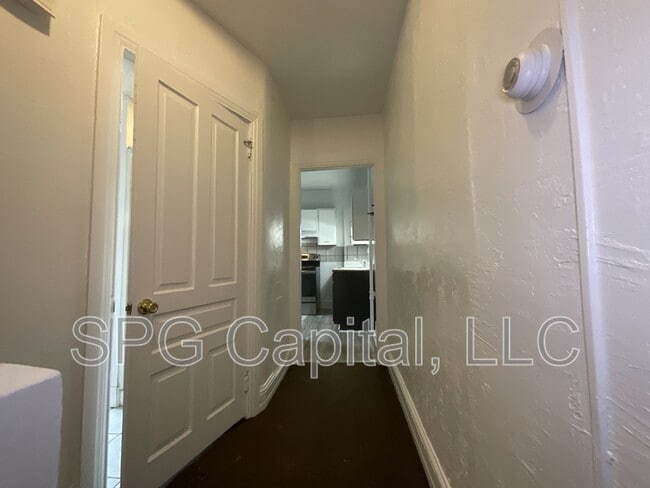 Photo - 142 W Jackson St