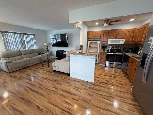 Building Photo - 335 Tuscany Ln Unit 335