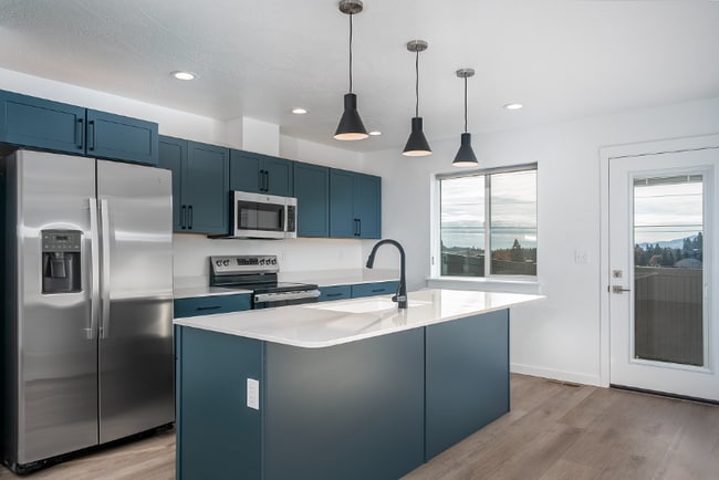 Photo - 124 W View Dr