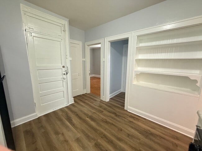 2843 W Berteau Ave Unit 2