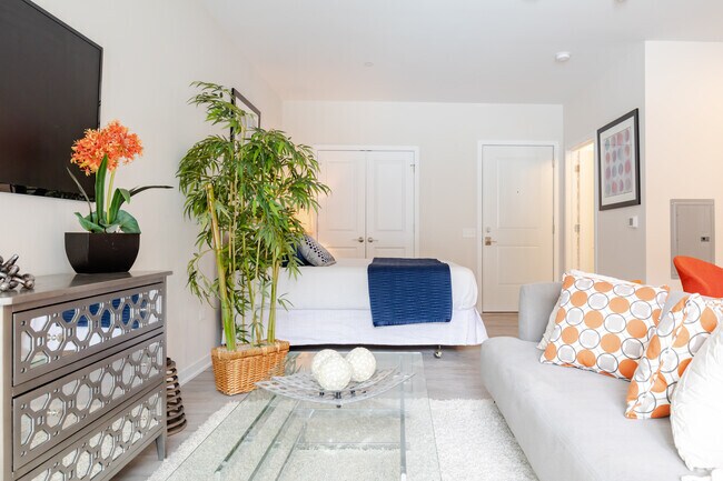Estudio - 504SF - The Reserve at Hudson Crossing