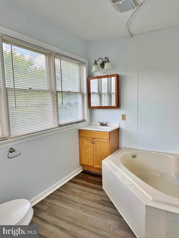 Photo - 28 Jean Lo Way