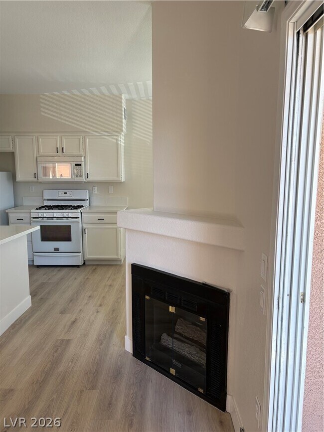 Photo - 1050 E Cactus Ave Unit 2017