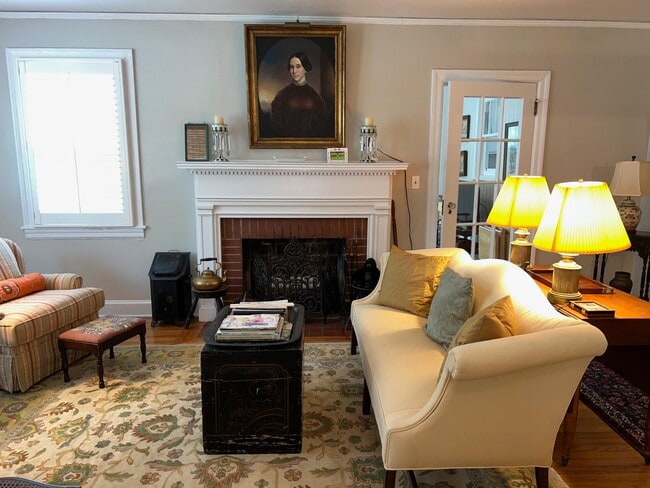 Photo - 342 Marion St SE