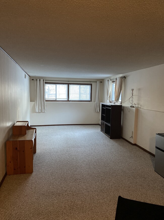 Building Photo - 2639 Skyview Ct