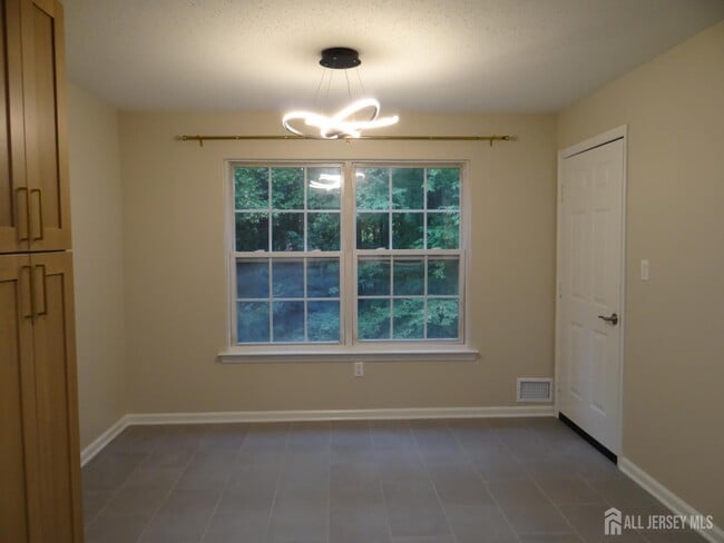 129 Prestwick Way