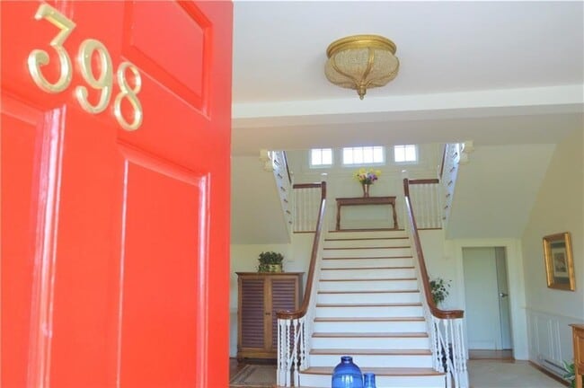 398 Wolcott Ave Unit 4