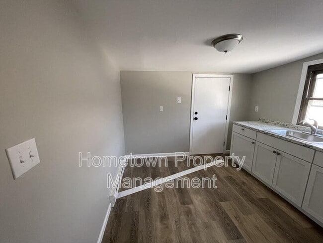 Photo - 663 E Market St Unit 665 APT #4