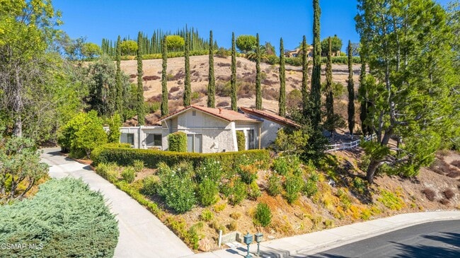 Building Photo - 32355 Saddle Mountain Dr