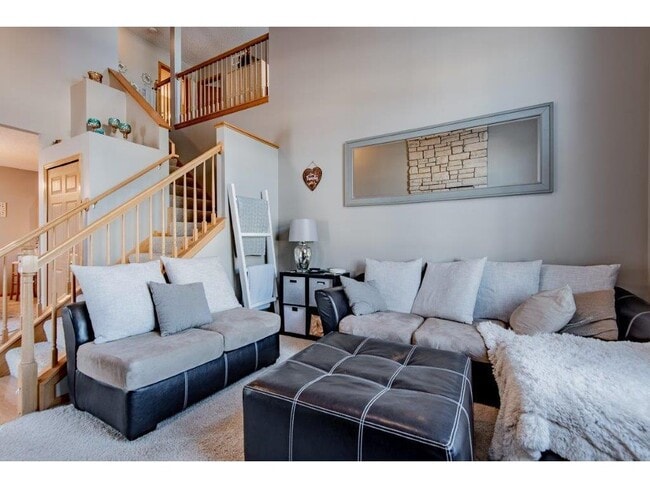 Photo - 7634 Lachman Ave NE