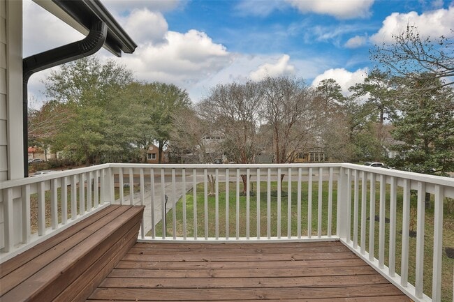 Photo - 423 W 32nd St