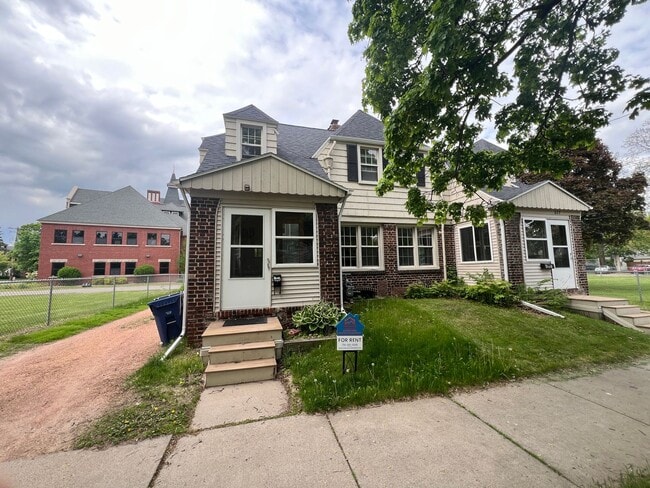 Photo - 620-622-622 Henrietta St Townhome