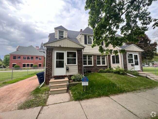 Building Photo - 620-622-622 Henrietta St Rental