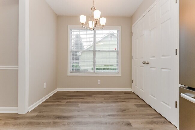 Photo - 1395 Summer Lake Terrace SW