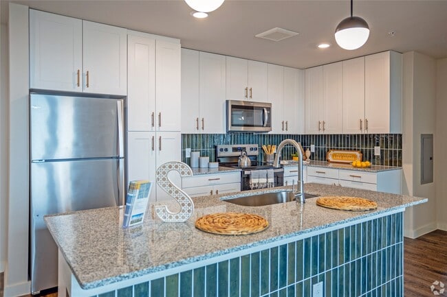 Building Photo - 10010 N Capital of Texas Hwy Unit 116 Rental