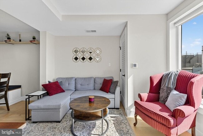 Photo - 919 12th St NE Unit 305