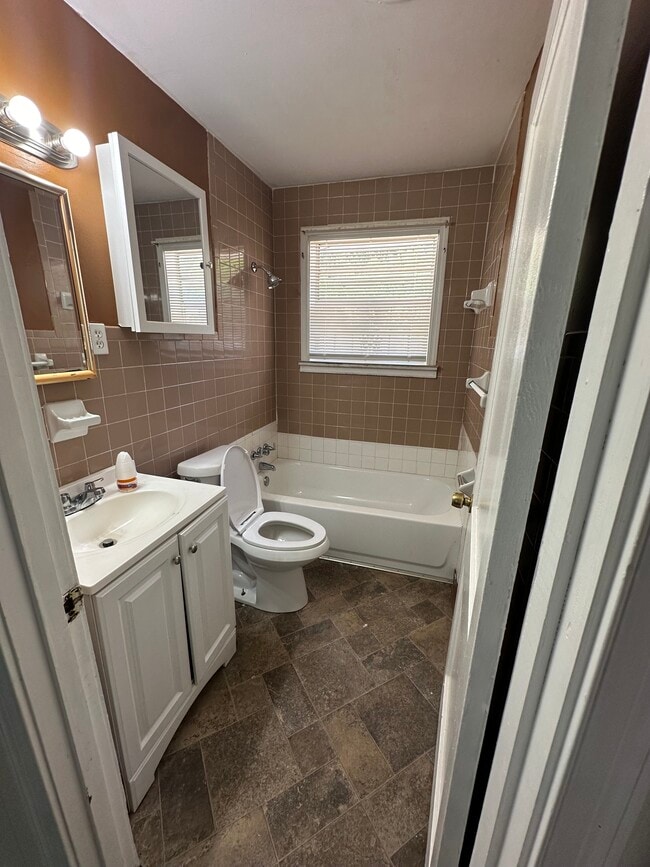 Photo - 454 E Norwood Ave