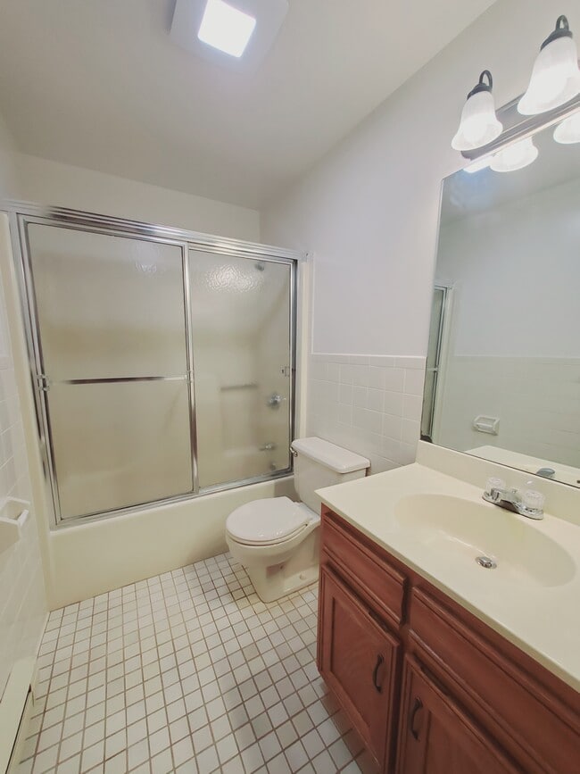 Photo - 55 Glenbrook Rd Unit 1