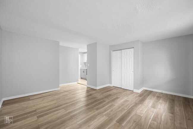 Photo - 6832 S Crandon Chicago, IL 60649