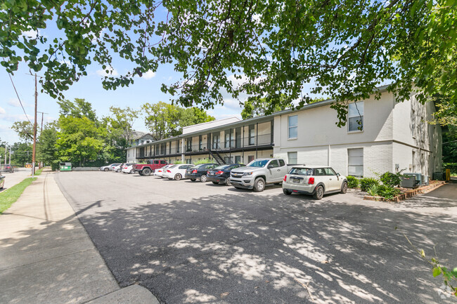 Front of Building - Street Facing - Glen Iris Place Rental