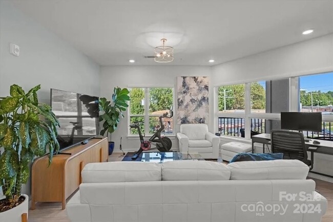 Photo - 3630 N Davidson St Unit 3313