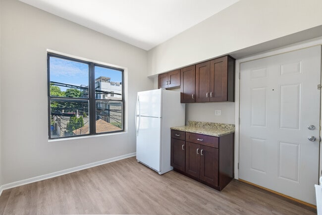 Photo - 2245 N Western Ave Unit 2R