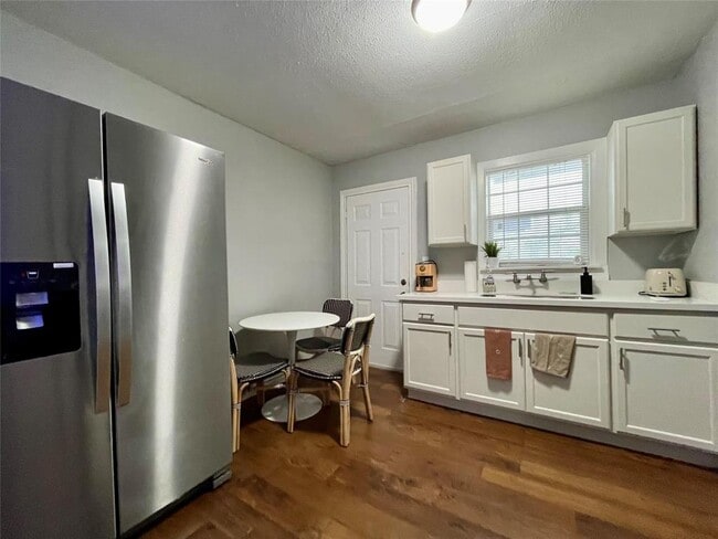 Photo - 2409 Bastrop St Apartment Unit 4
