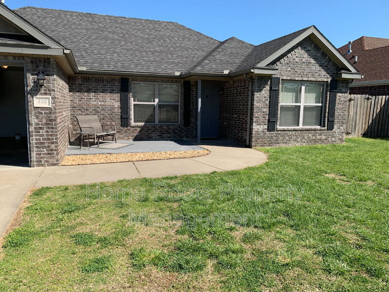 Photo - 303 East Thistlewood Avenue