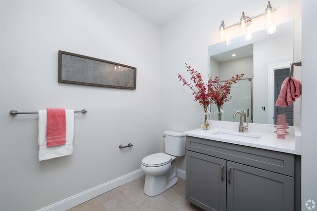 Photo - 74 Rockingham Rd Unit 207