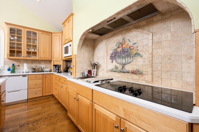 Photo - Amazingly Beautiful Colonial - Montgomery Village - Maryland