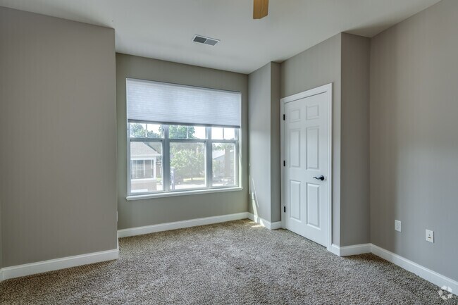 2 BR, 2 BA 1.272SF