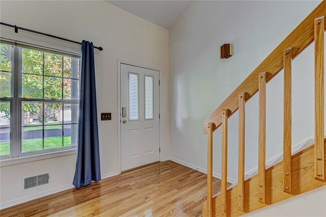 Photo - 1285 Courtney Dr